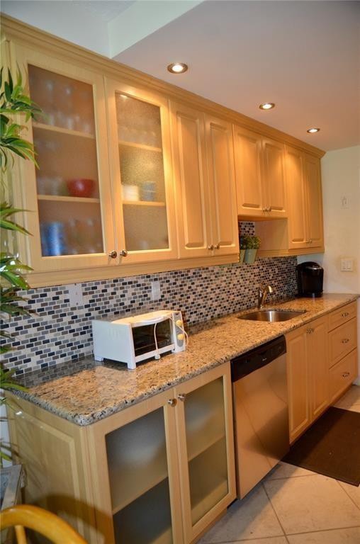 Mar-Len Gardens - Residential