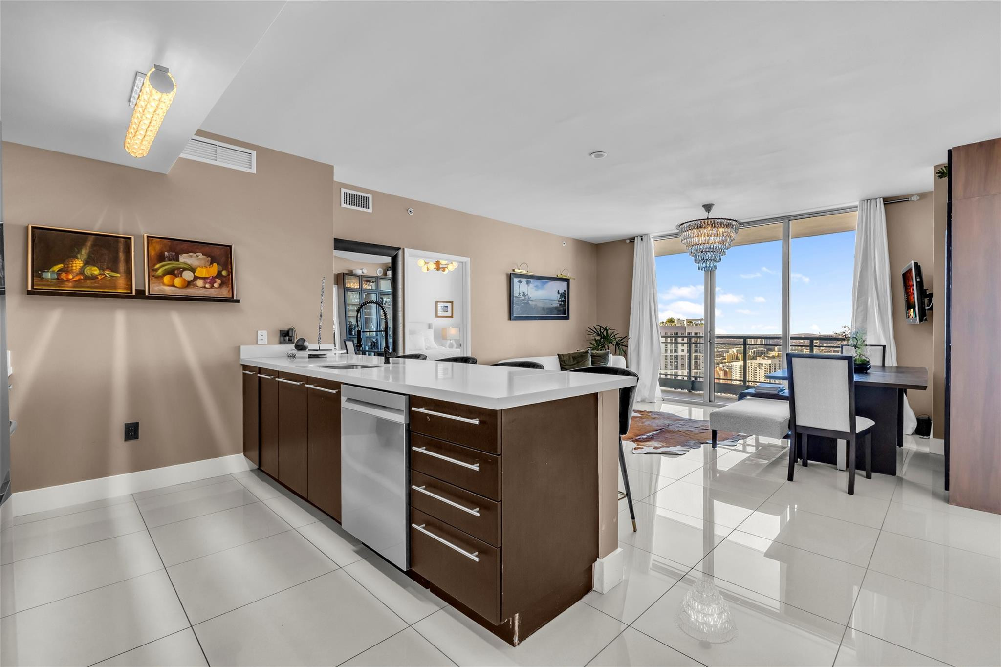 Ivy Condo - Residential