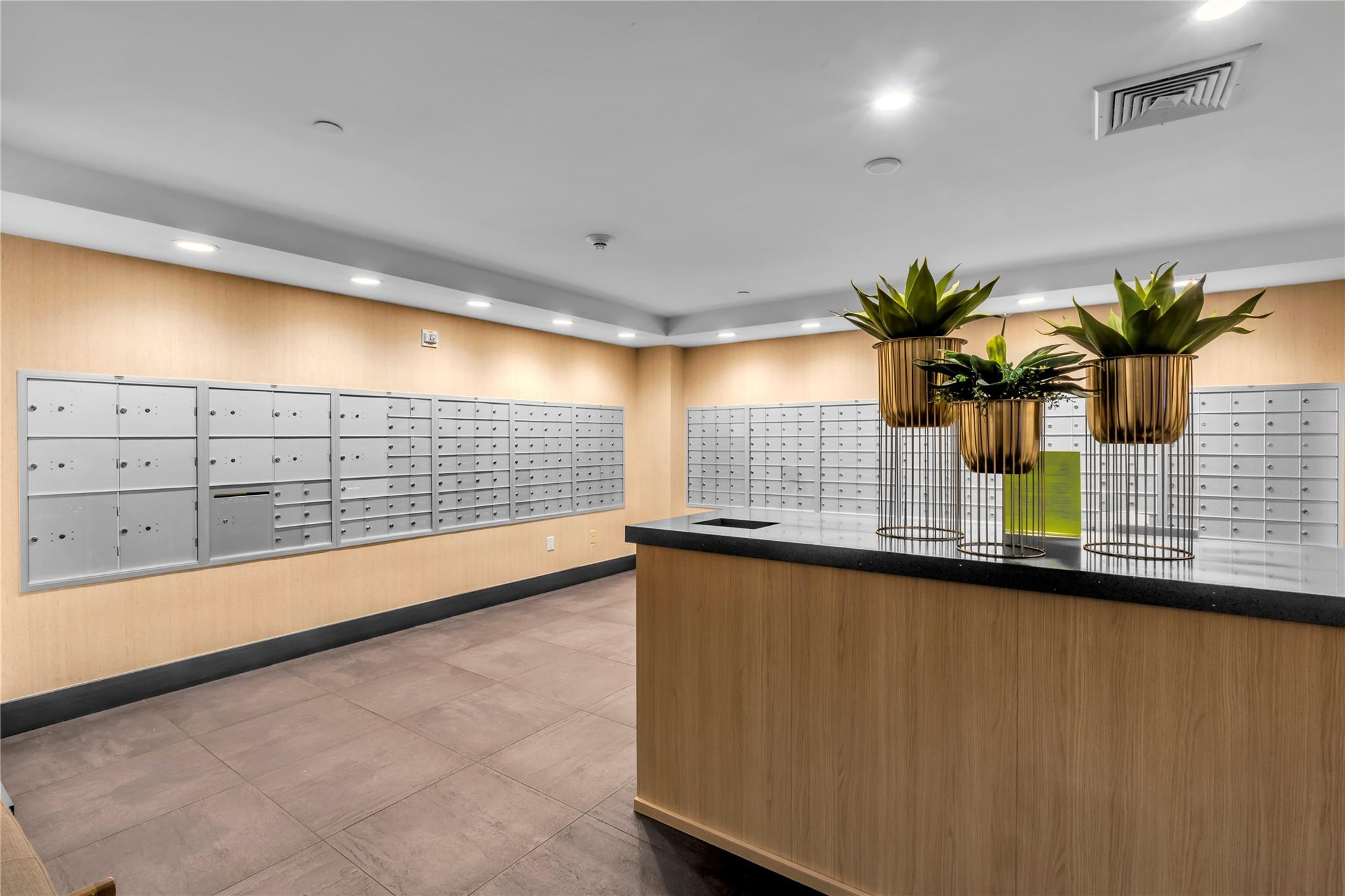 Ivy Condo - Residential