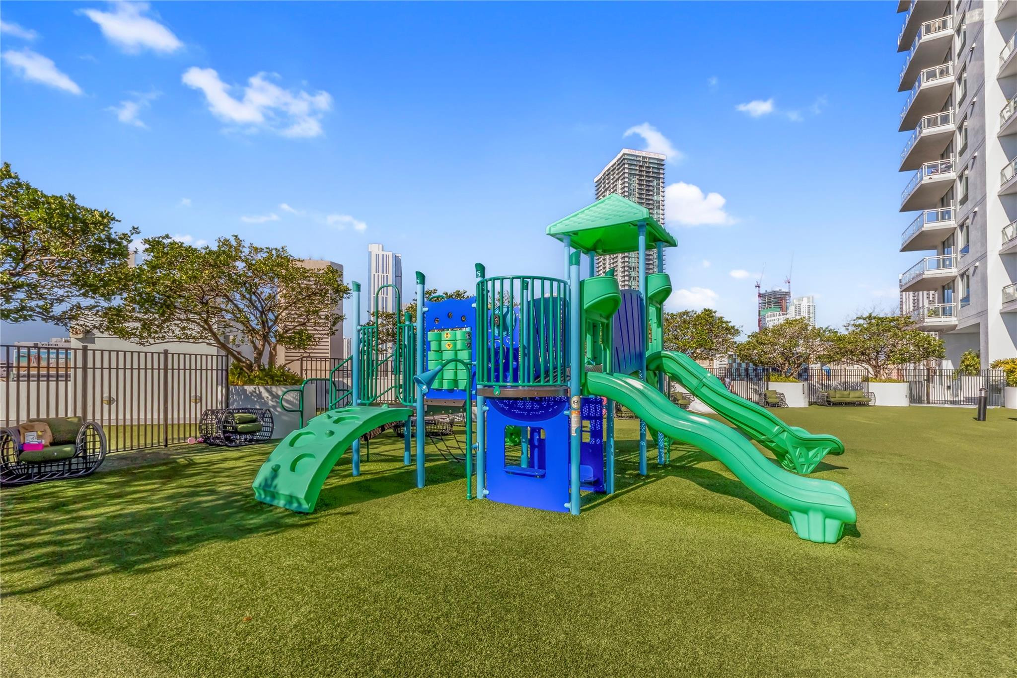 Ivy Condo - Residential