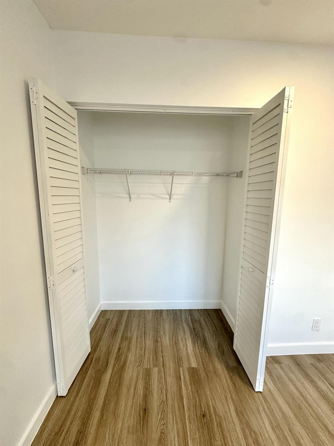 TIFFANY LAKE PHASE I COND - Residential Lease