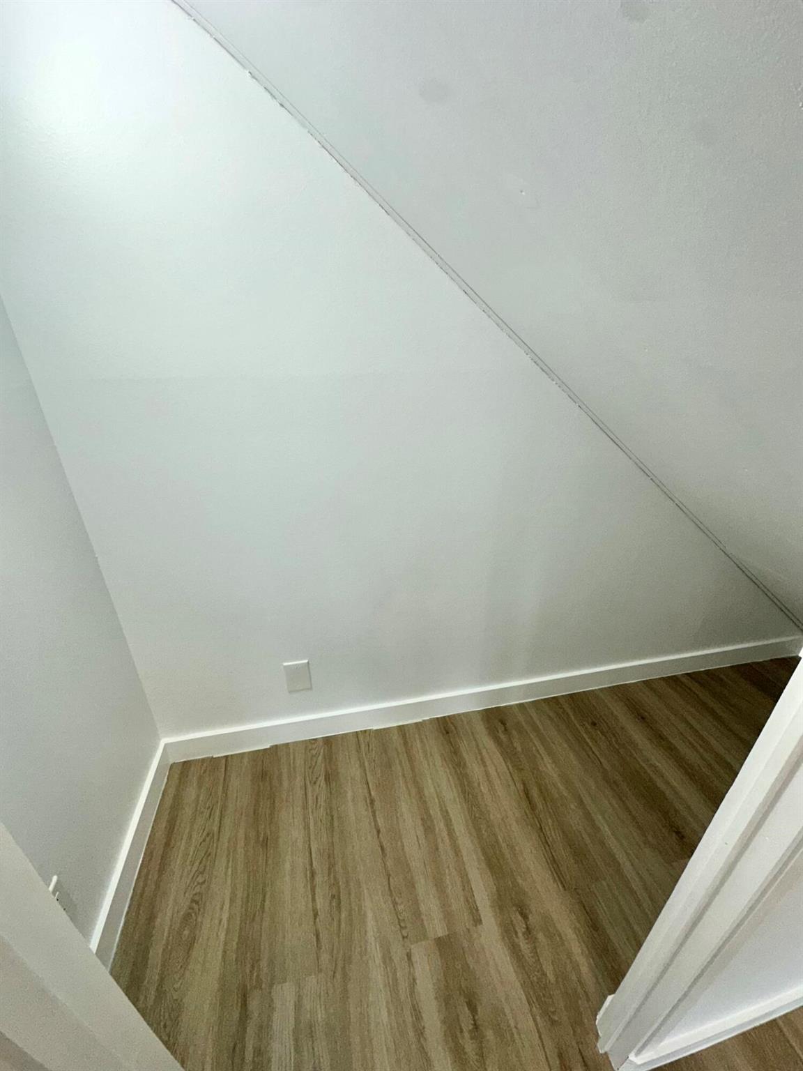 TIFFANY LAKE PHASE I COND - Residential Lease