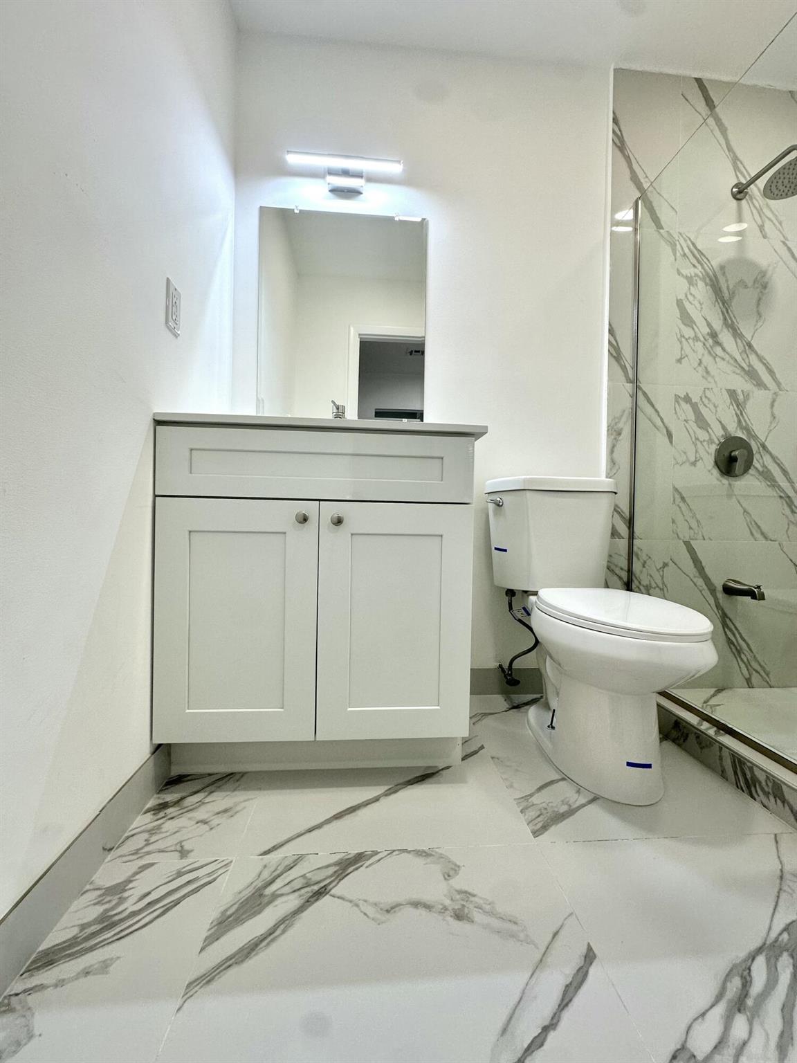 TIFFANY LAKE PHASE I COND - Residential Lease