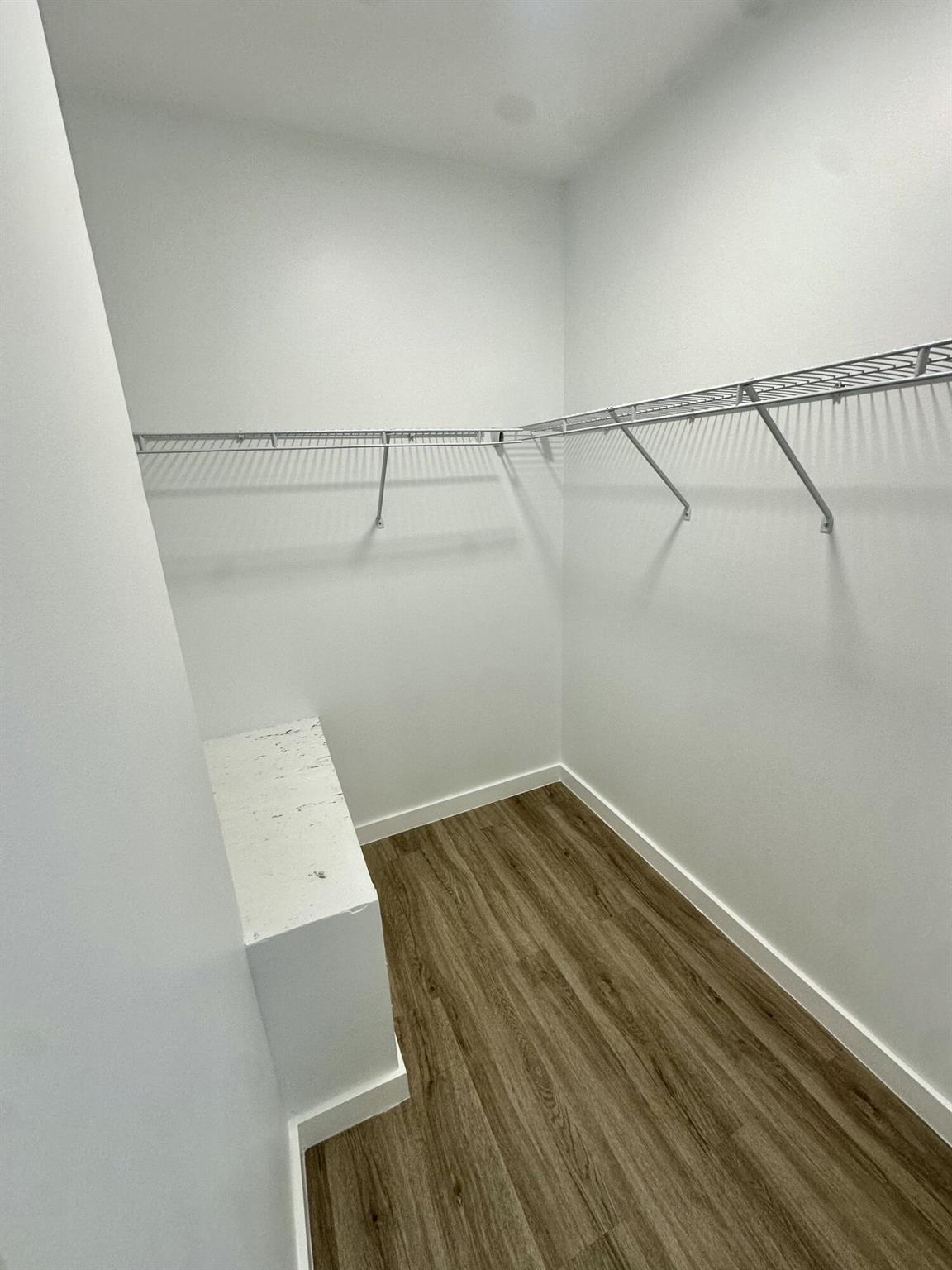 TIFFANY LAKE PHASE I COND - Residential Lease