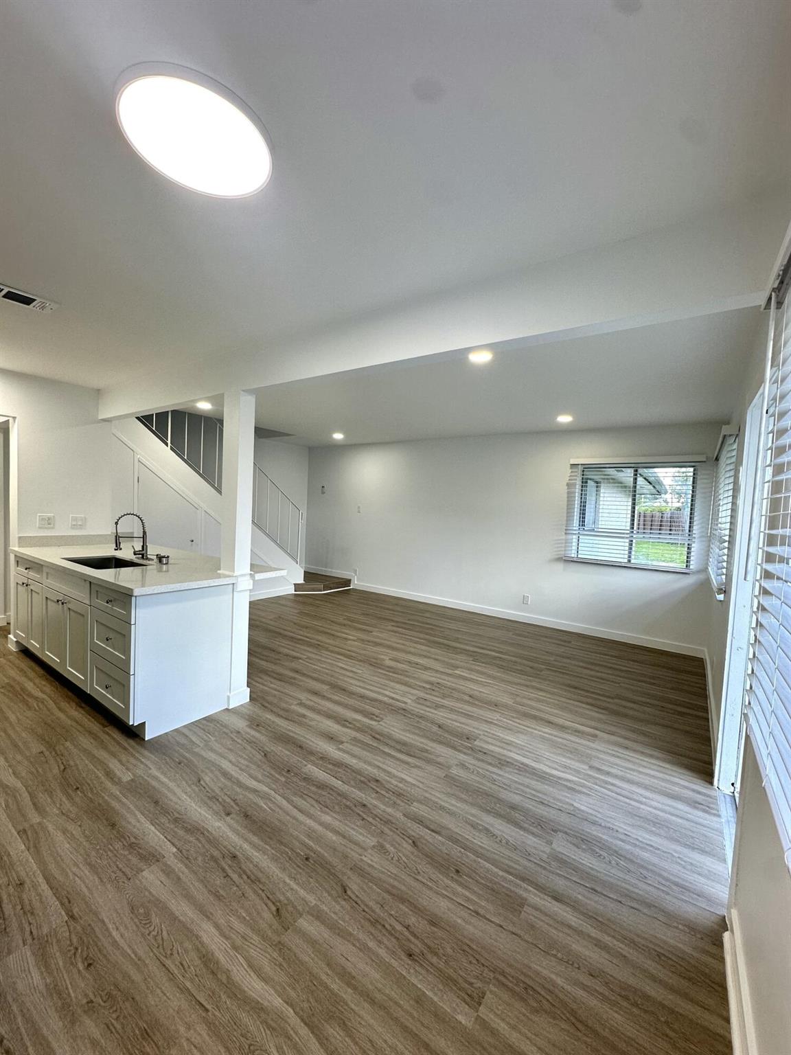 TIFFANY LAKE PHASE I COND - Residential Lease