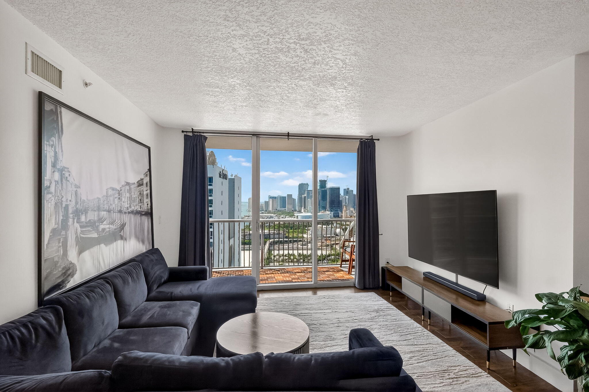 1750 N Bayshore Drive 3706