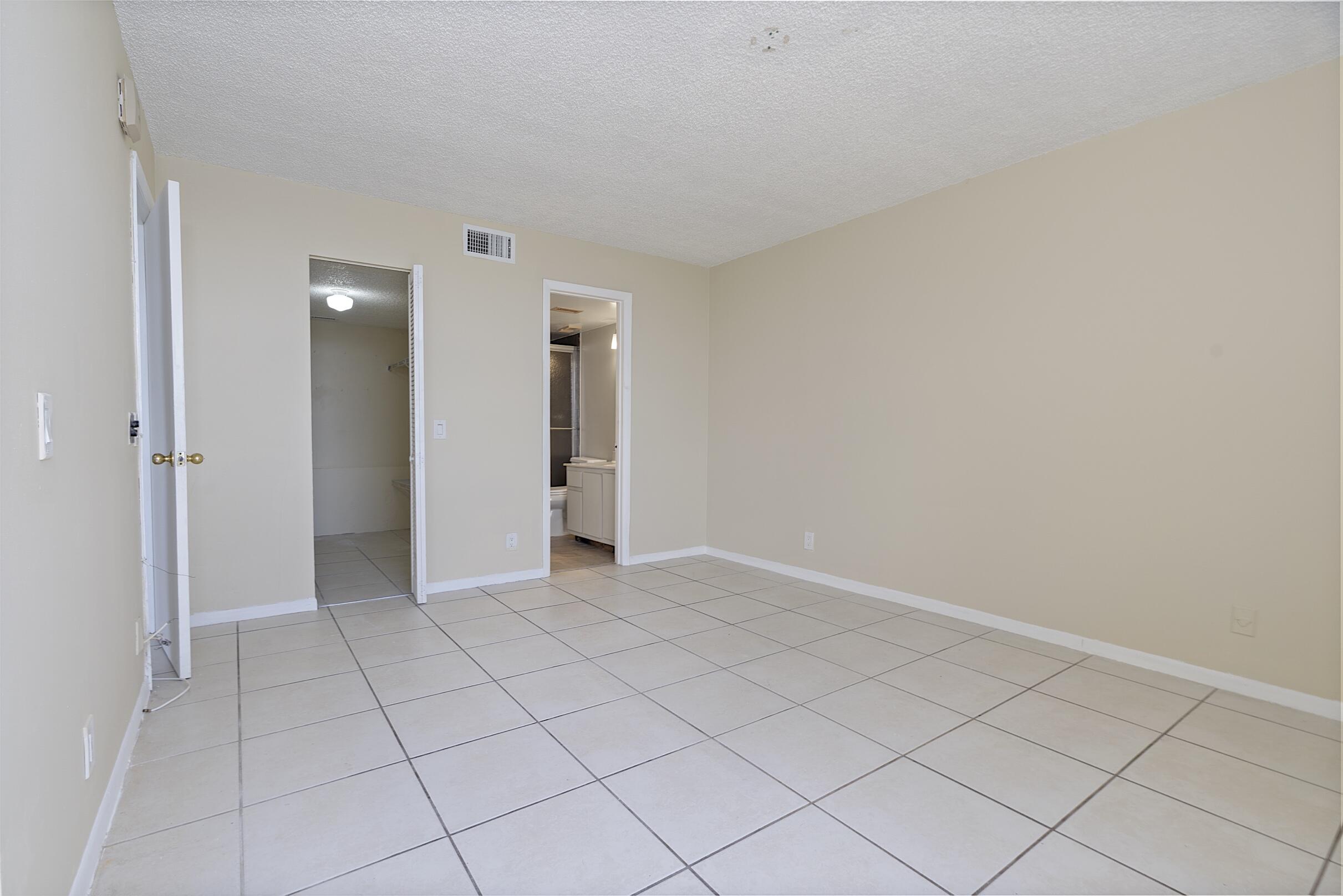 LAKE EMERALD CONDOMINIUM NO - Residential