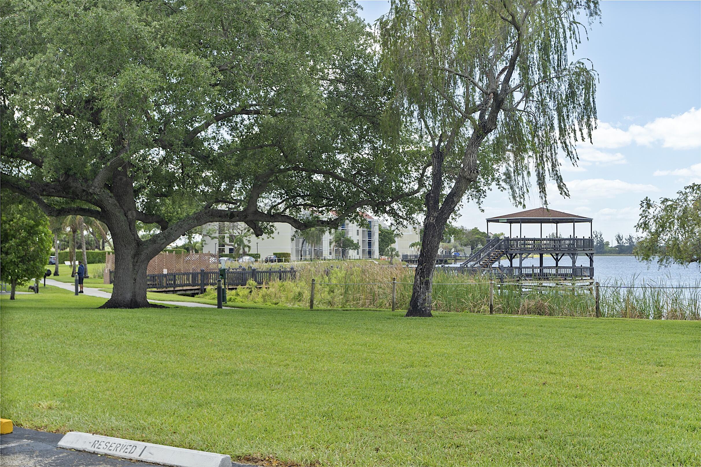 LAKE EMERALD CONDOMINIUM NO - Residential