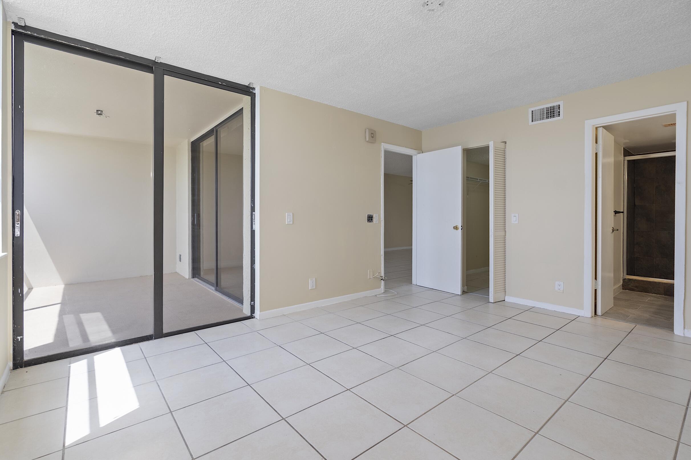 LAKE EMERALD CONDOMINIUM NO - Residential