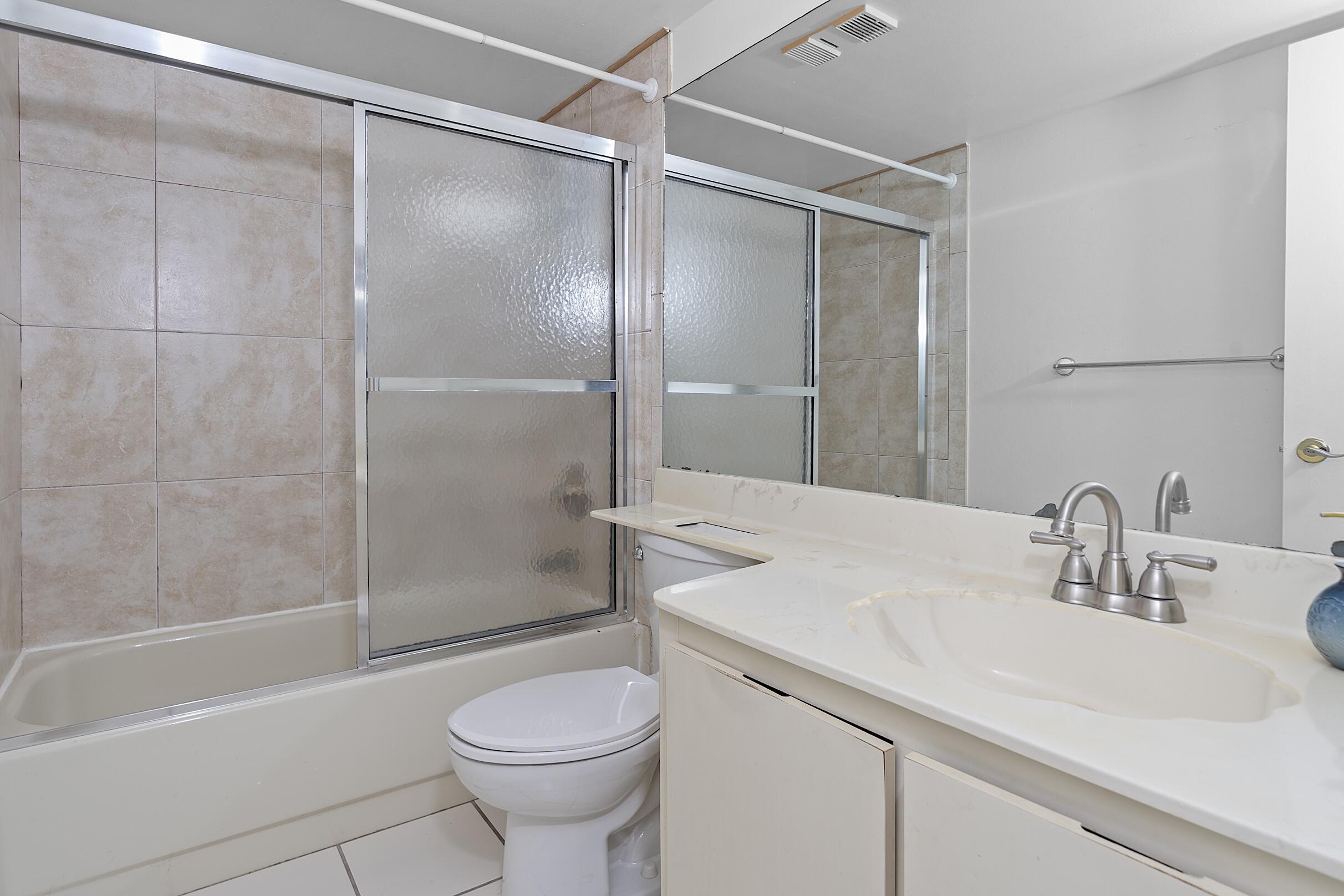 LAKE EMERALD CONDOMINIUM NO - Residential