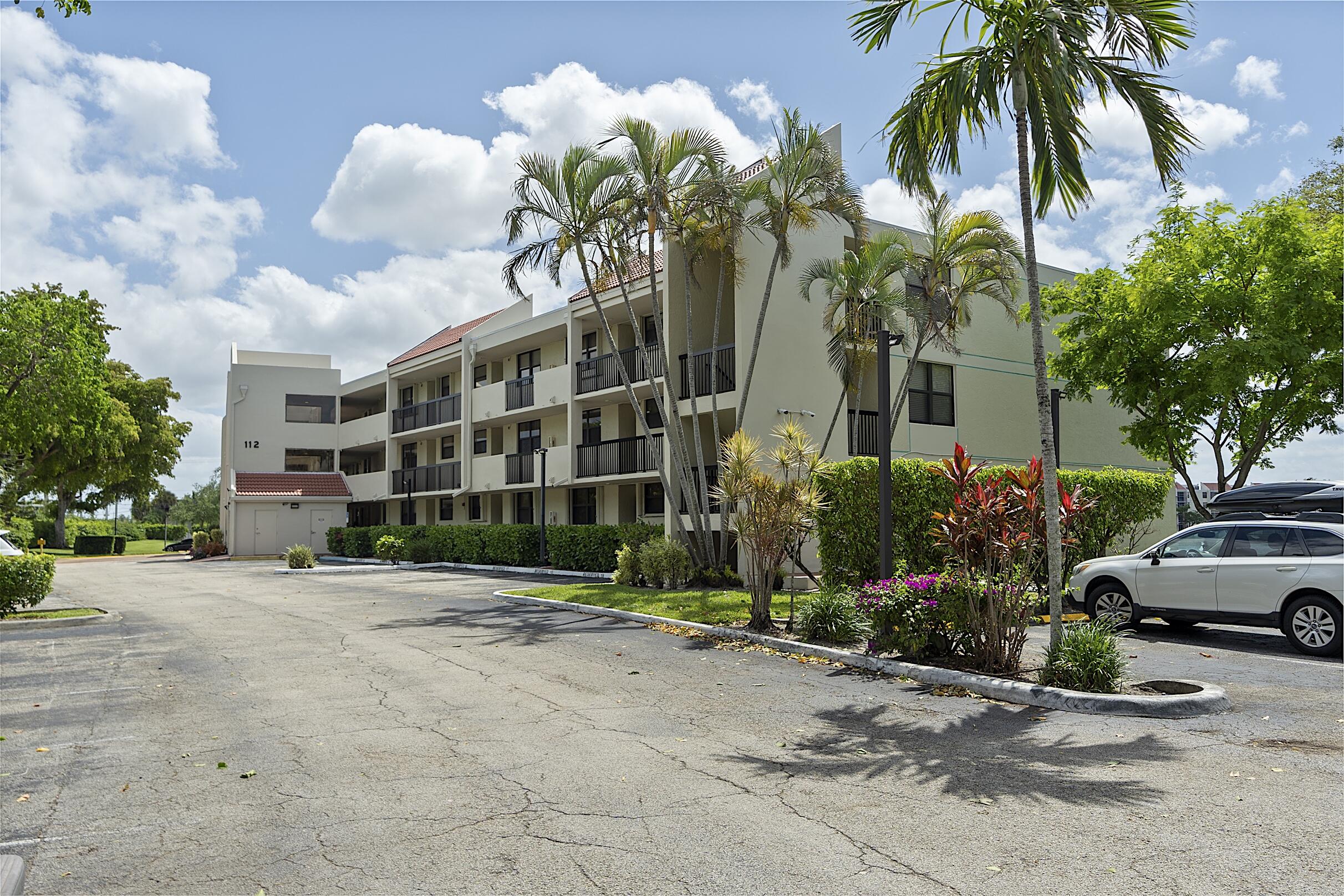 LAKE EMERALD CONDOMINIUM NO - Residential