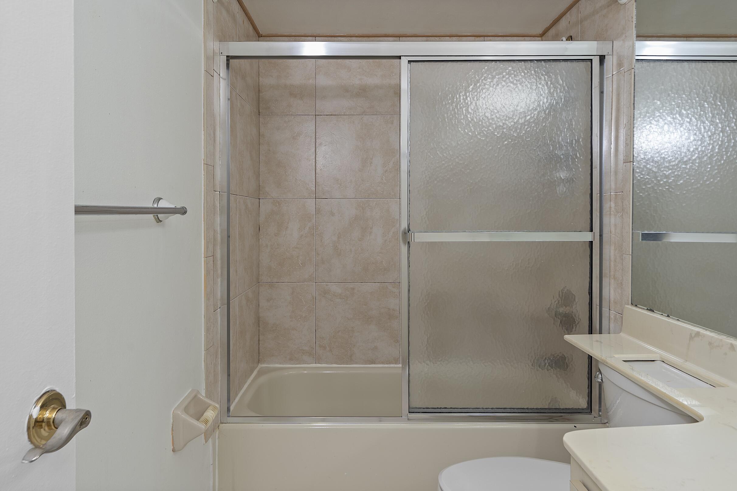 LAKE EMERALD CONDOMINIUM NO - Residential