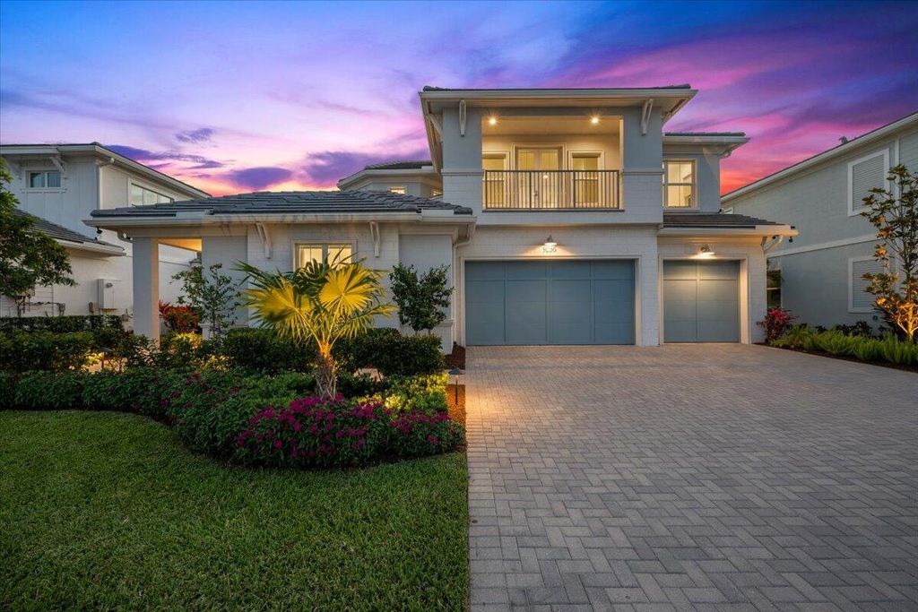 Photo of 9236 Crestview Circle, Palm Beach Gardens, FL 33412 (MLS # B26022328)