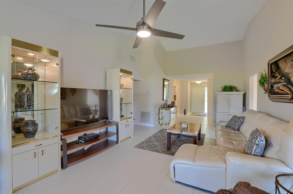 EQUESTRIAN / Fairmount Place - Residential