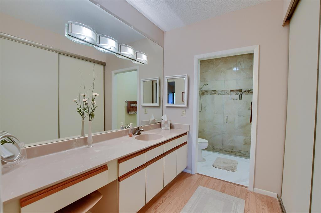 EQUESTRIAN / Fairmount Place - Residential