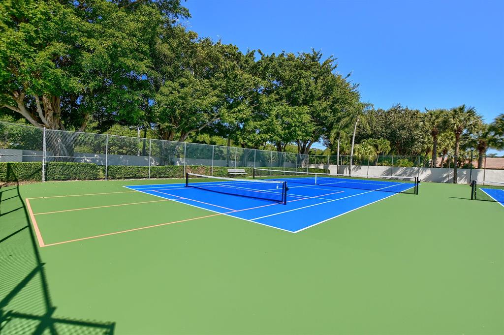 EQUESTRIAN / Fairmount Place - Residential