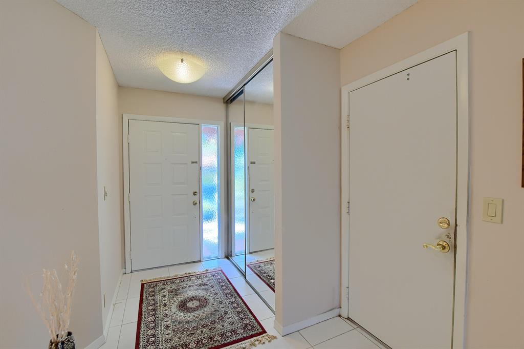 EQUESTRIAN / Fairmount Place - Residential