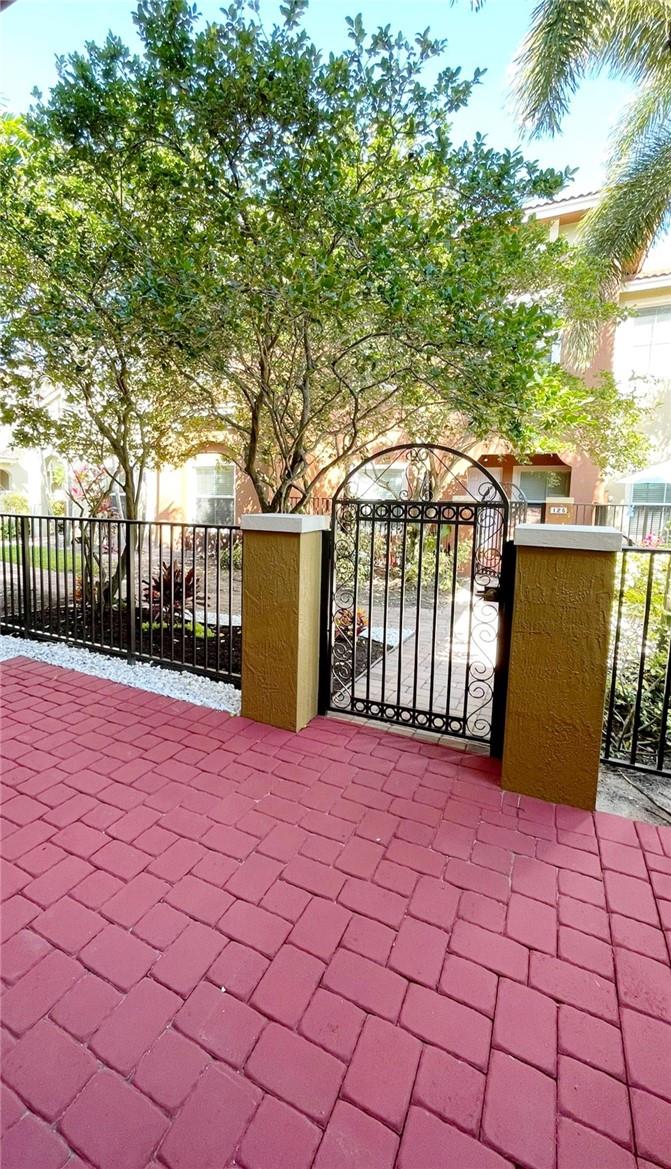 380 Lake Monterey Cir