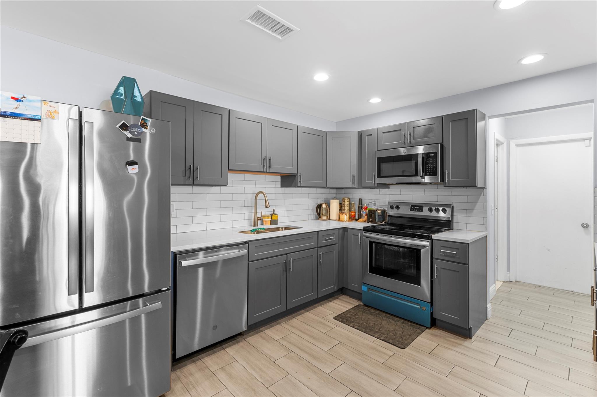 1060 NW 49th Ct