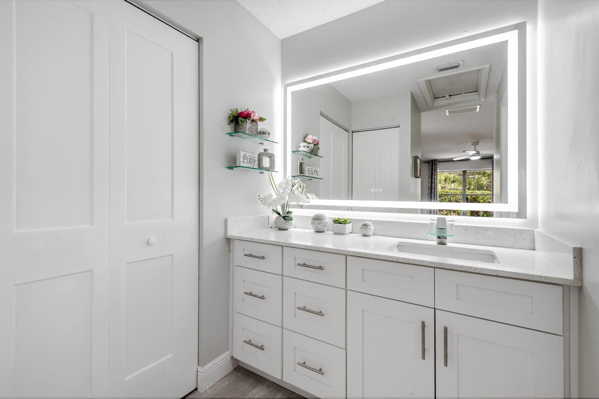 STRATHMORE GATE WEST UNIT - Residential