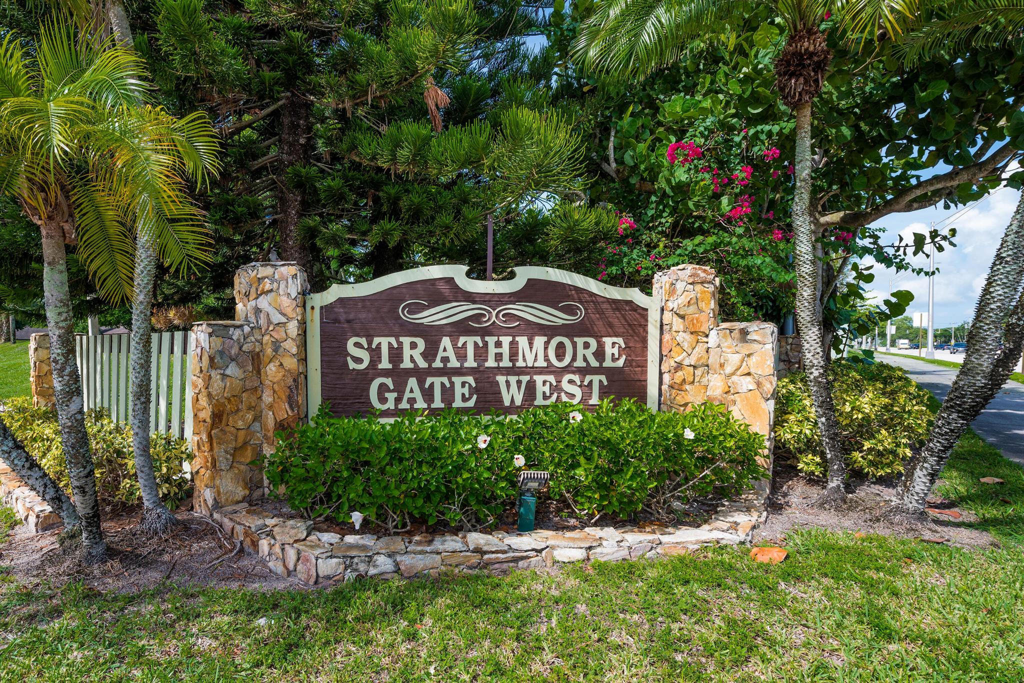 STRATHMORE GATE WEST UNIT - Residential