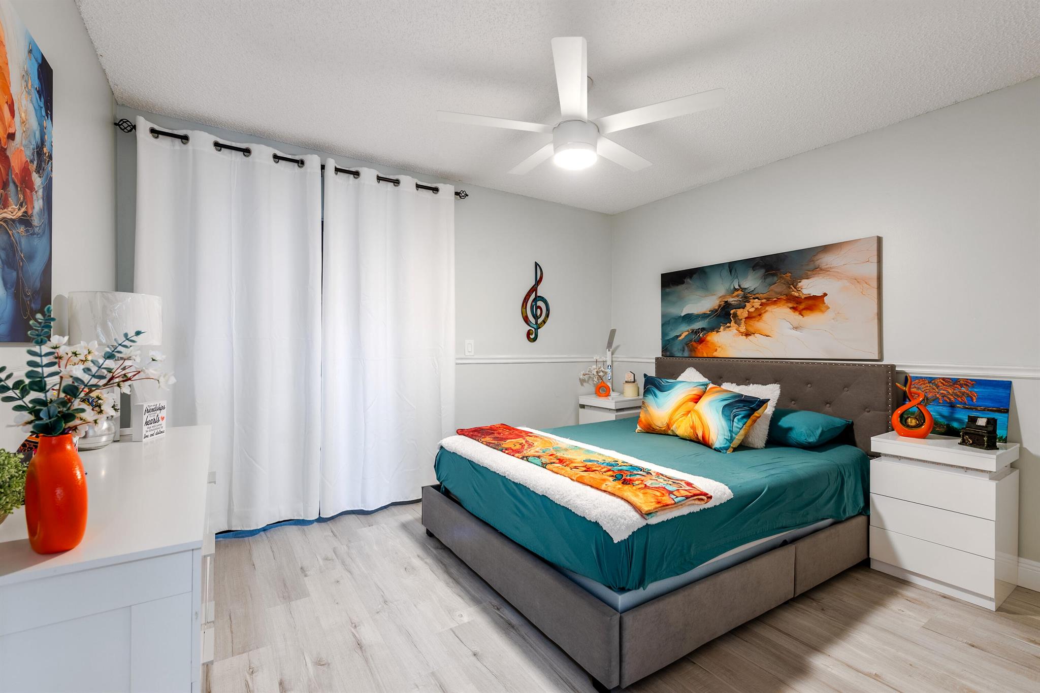 STRATHMORE GATE WEST UNIT - Residential