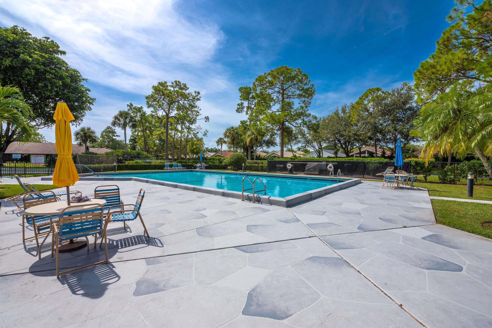STRATHMORE GATE WEST UNIT - Residential
