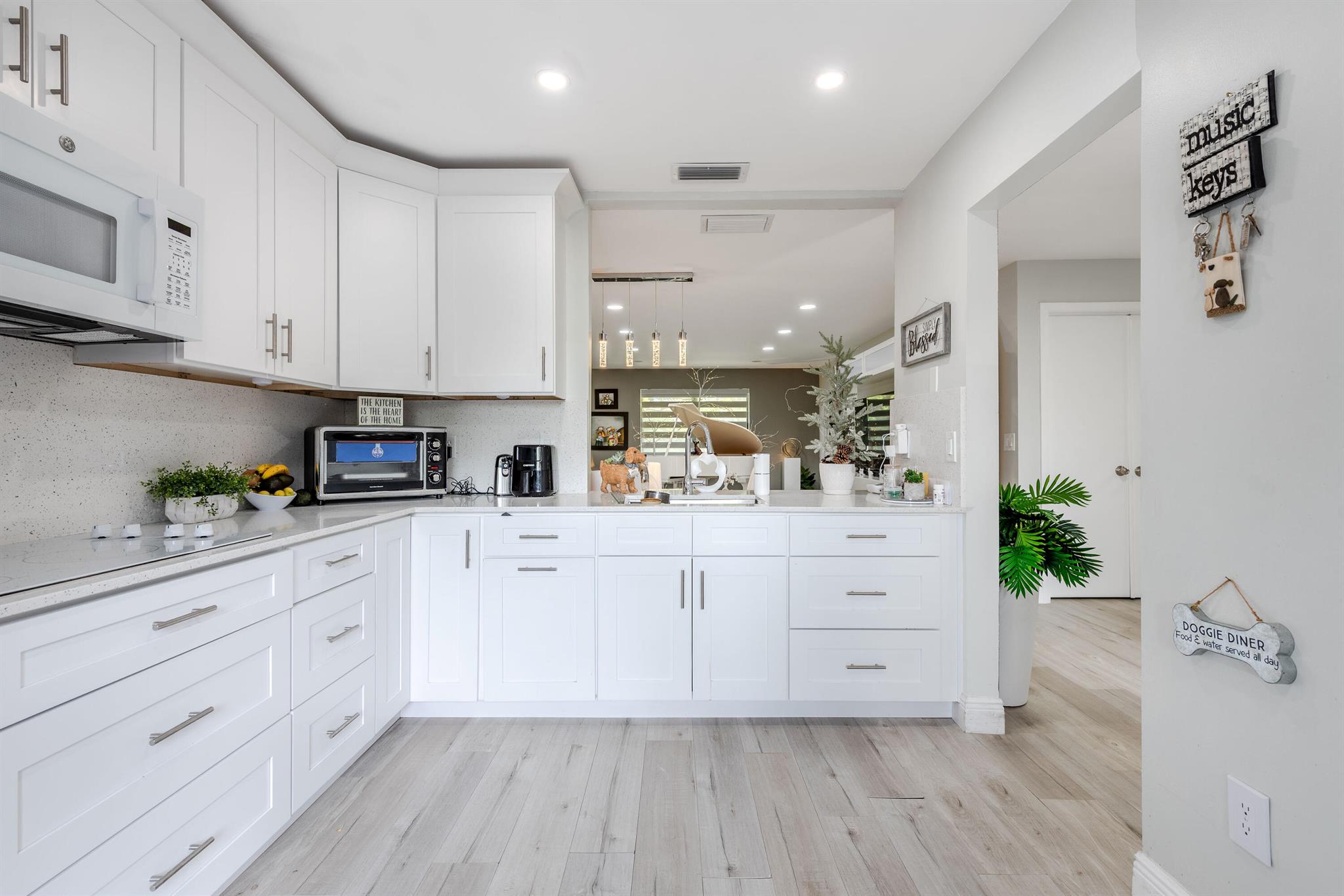 STRATHMORE GATE WEST UNIT - Residential