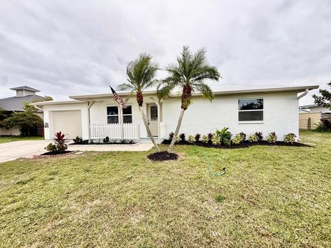 520 NW Azalea Avenue Port St Lucie FL 34983