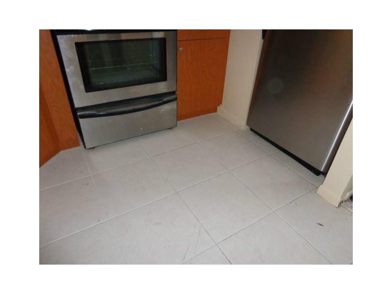 SUMMER LAKE CONDO - Residential Lease