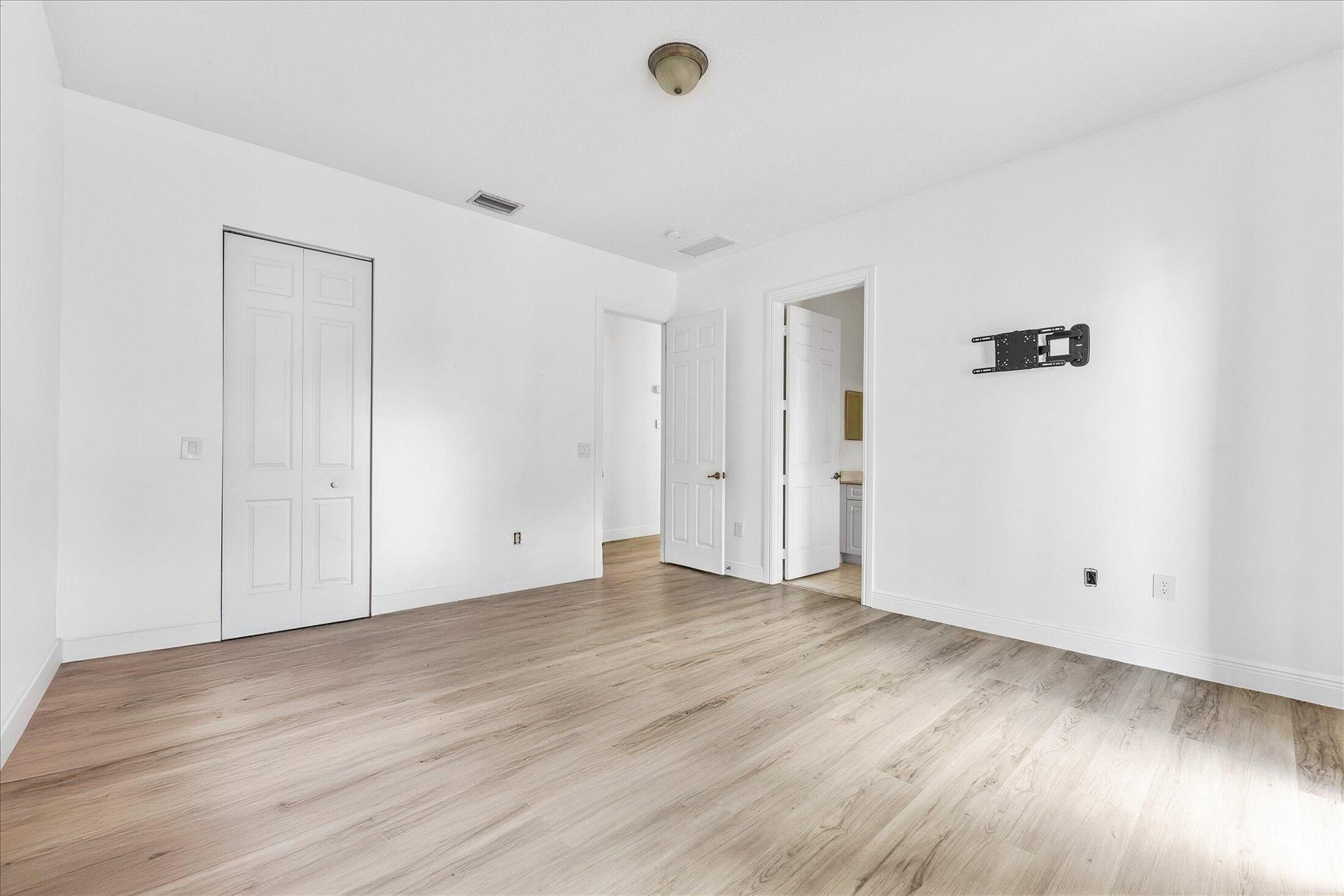 Venetian Villas - Residential