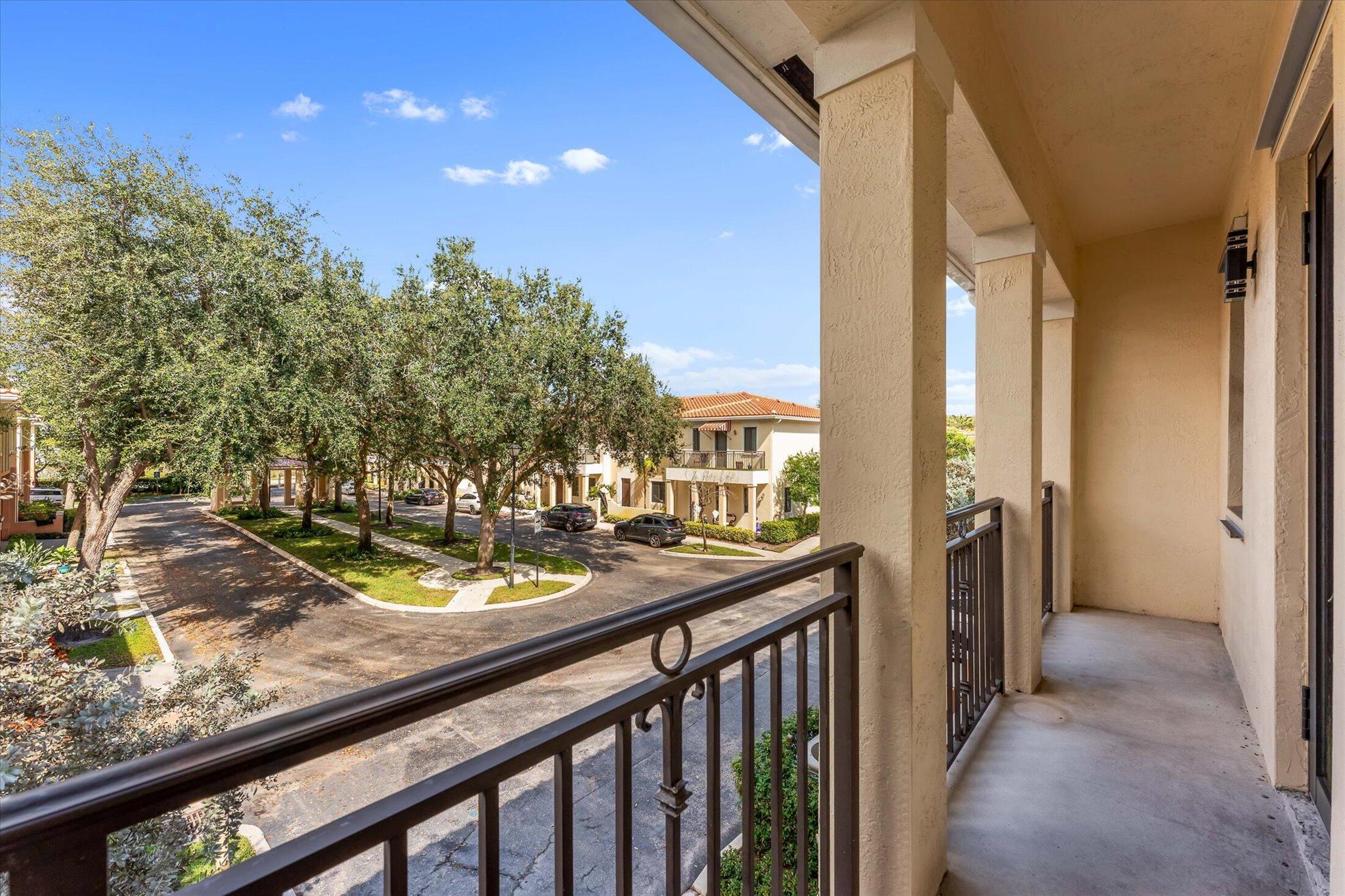 Venetian Villas - Residential