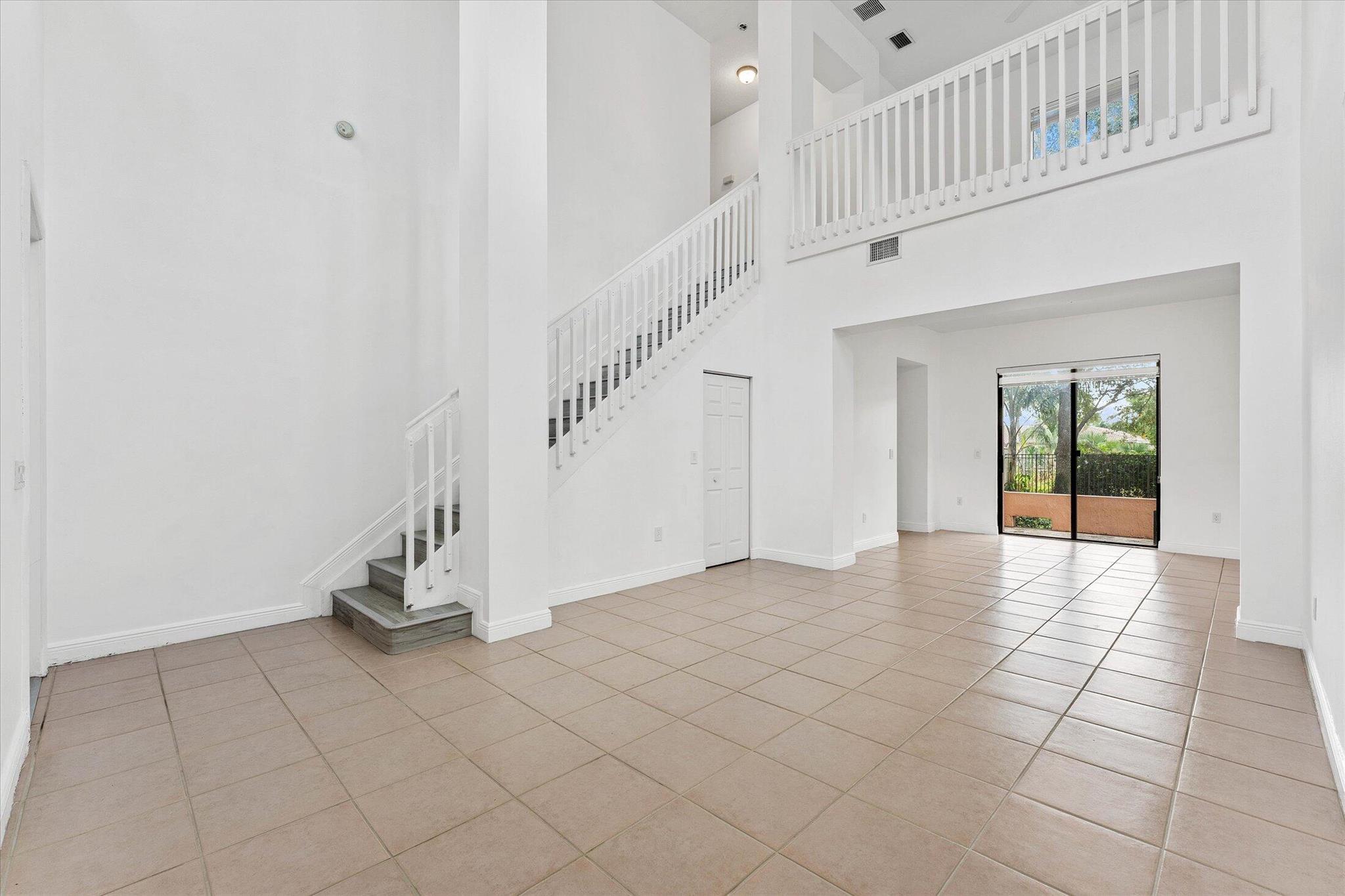 Venetian Villas - Residential