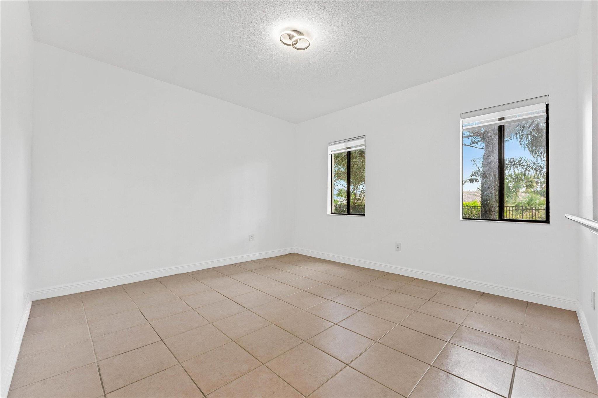 Venetian Villas - Residential