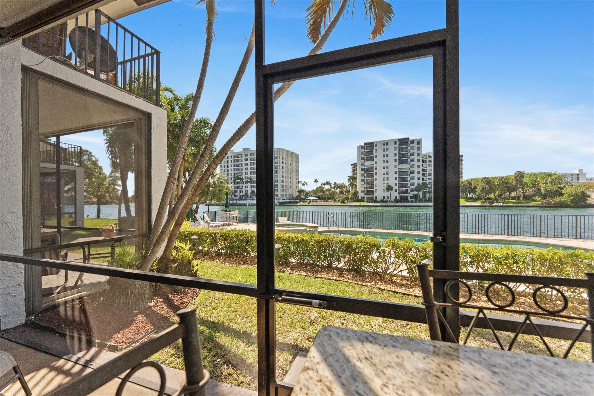 RIVERGATE TOWNHOUSES CONDO - Residential