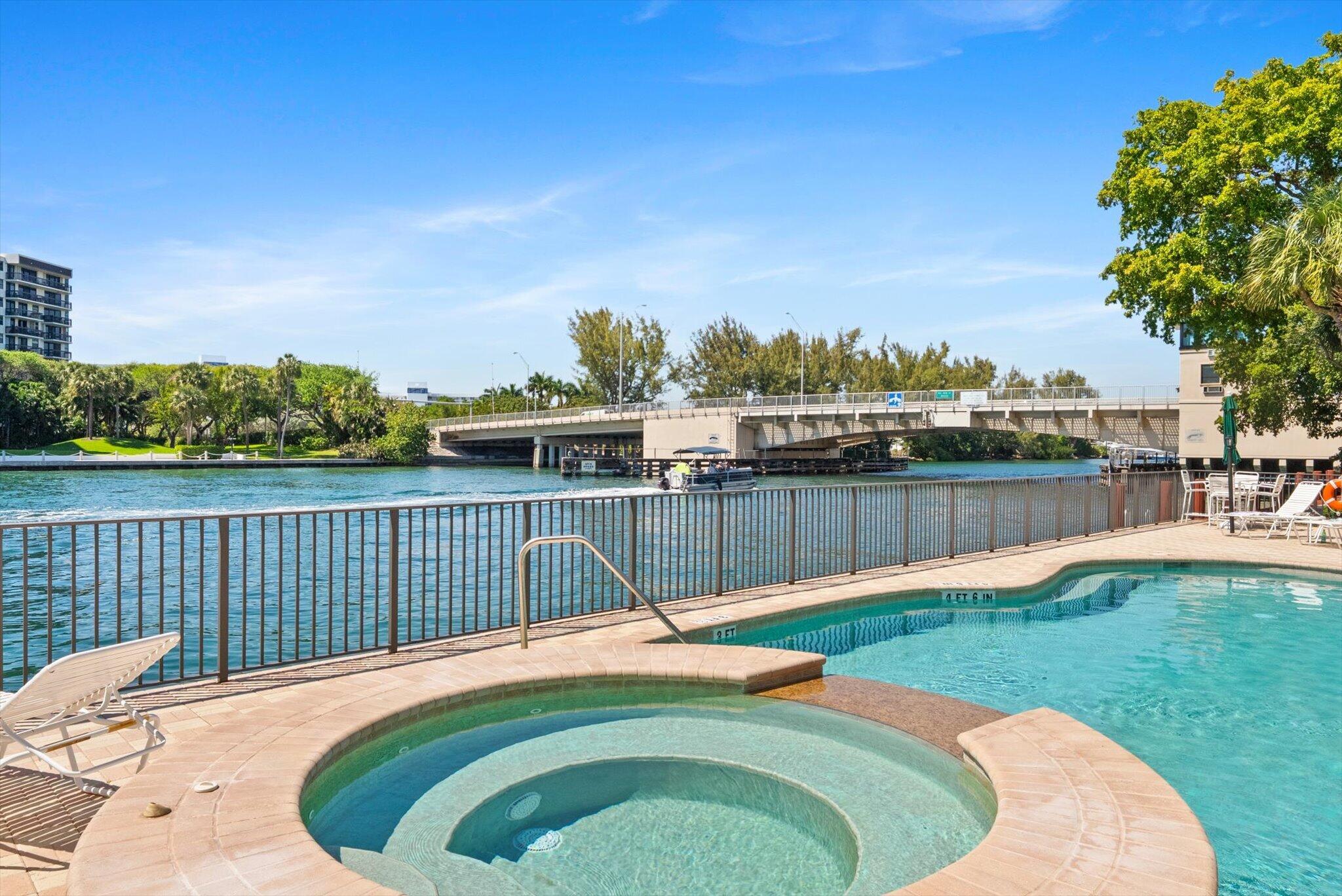 RIVERGATE TOWNHOUSES CONDO - Residential