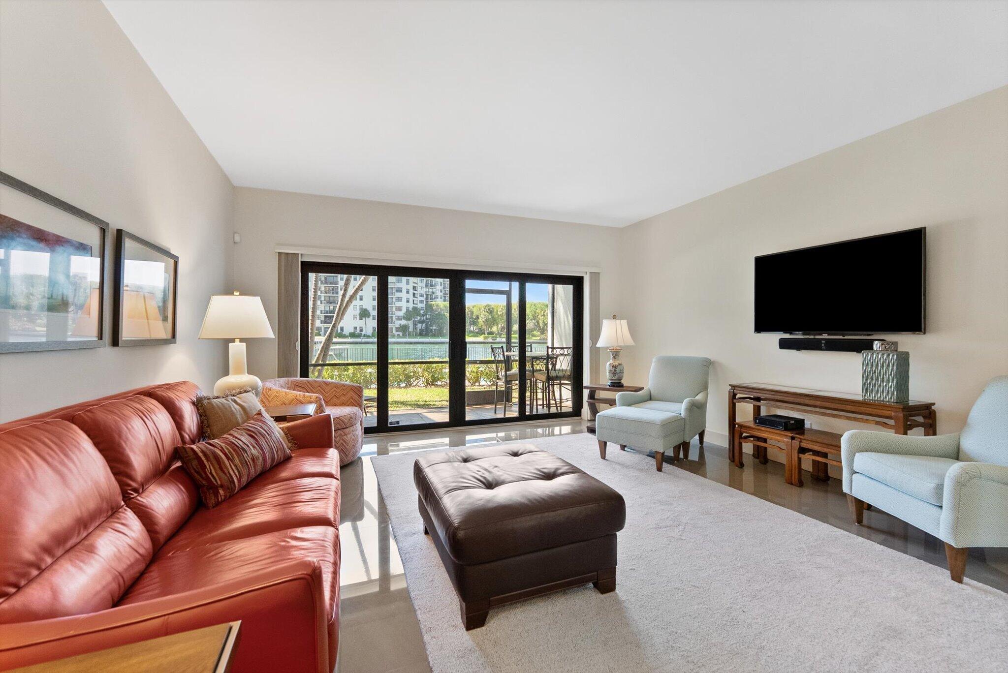 RIVERGATE TOWNHOUSES CONDO - Residential