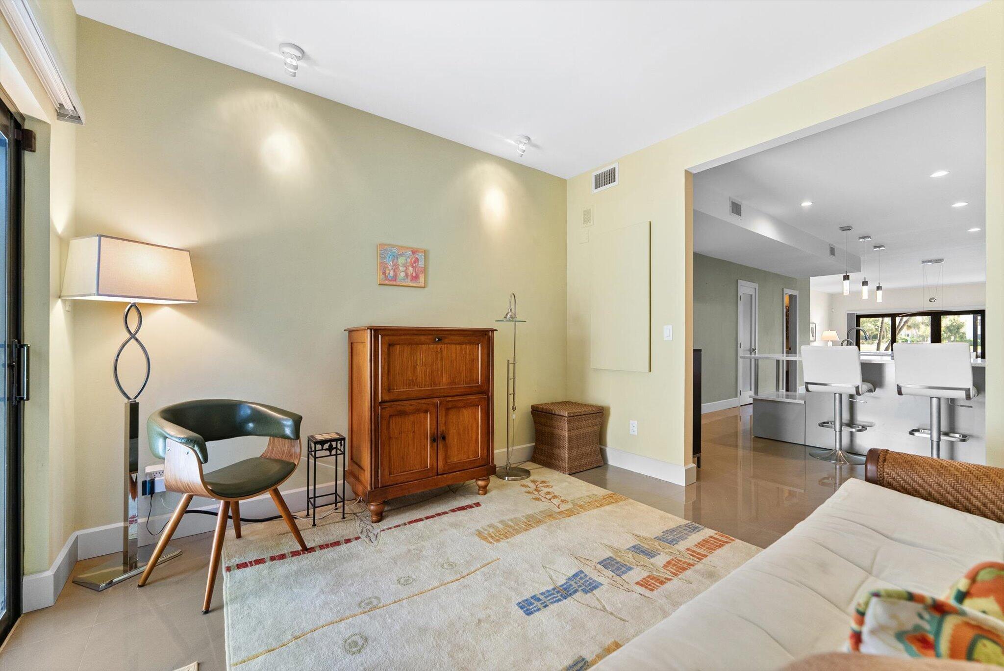 RIVERGATE TOWNHOUSES CONDO - Residential