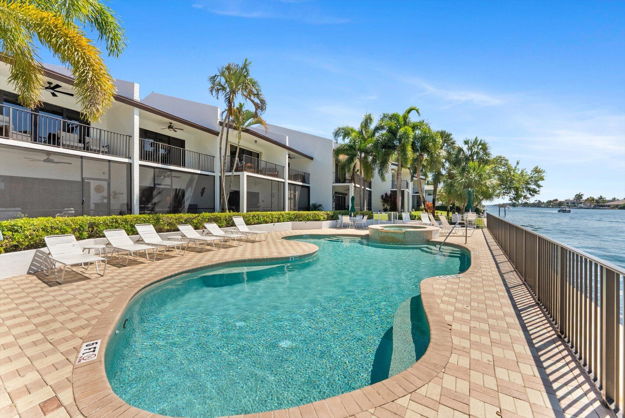 RIVERGATE TOWNHOUSES CONDO - Residential