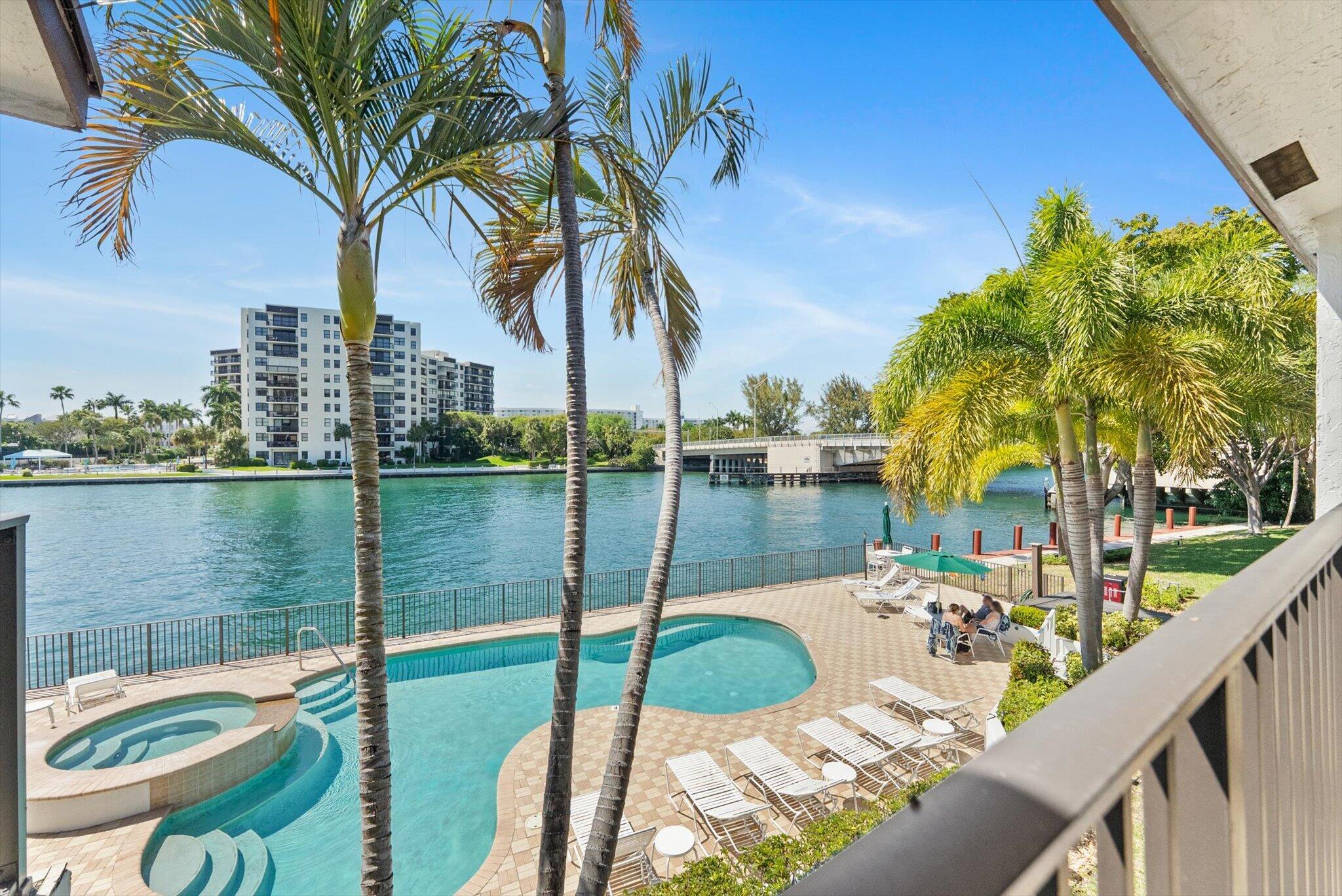 RIVERGATE TOWNHOUSES CONDO - Residential