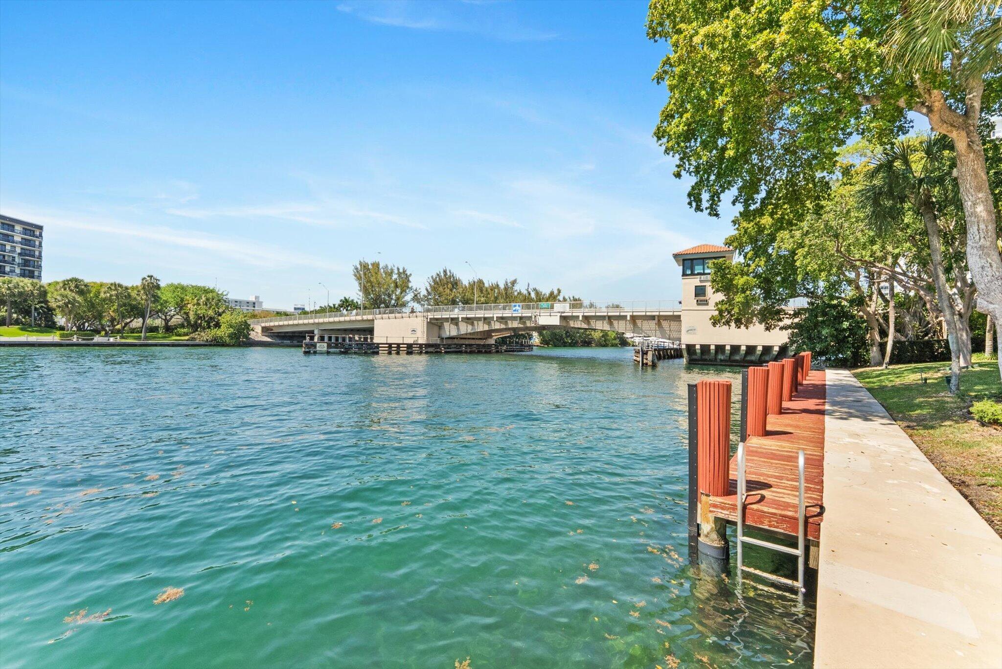 RIVERGATE TOWNHOUSES CONDO - Residential