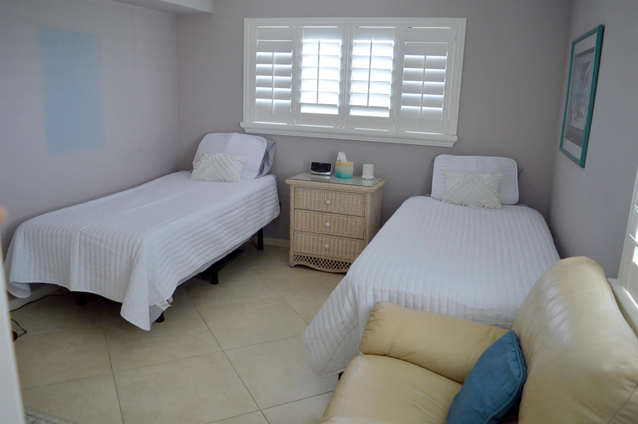 SOUTHGATE CONDO - Residential Lease