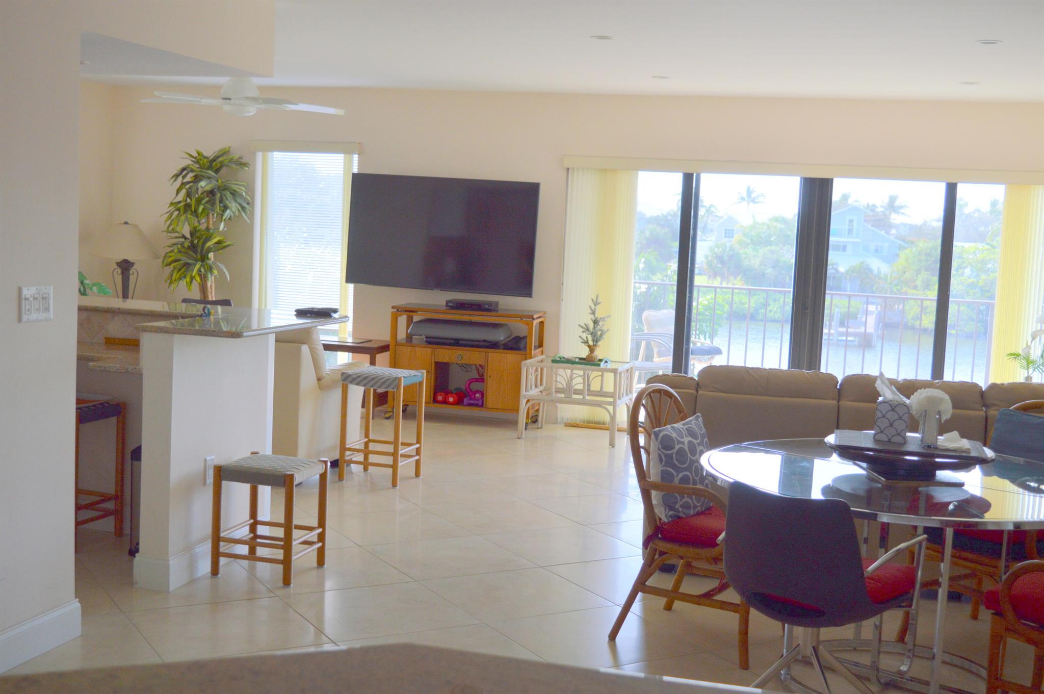 SOUTHGATE CONDO - Residential Lease