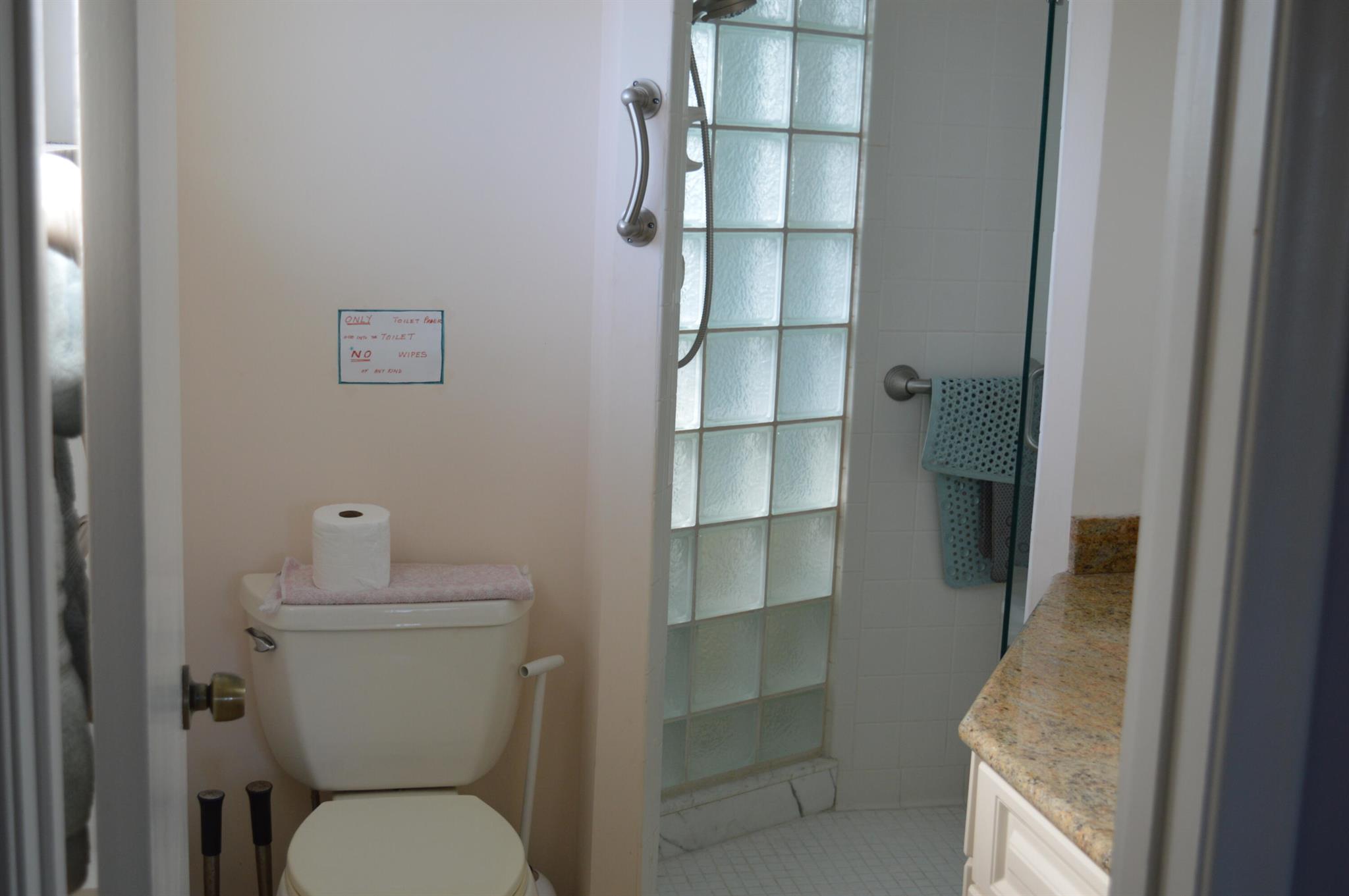 SOUTHGATE CONDO - Residential Lease