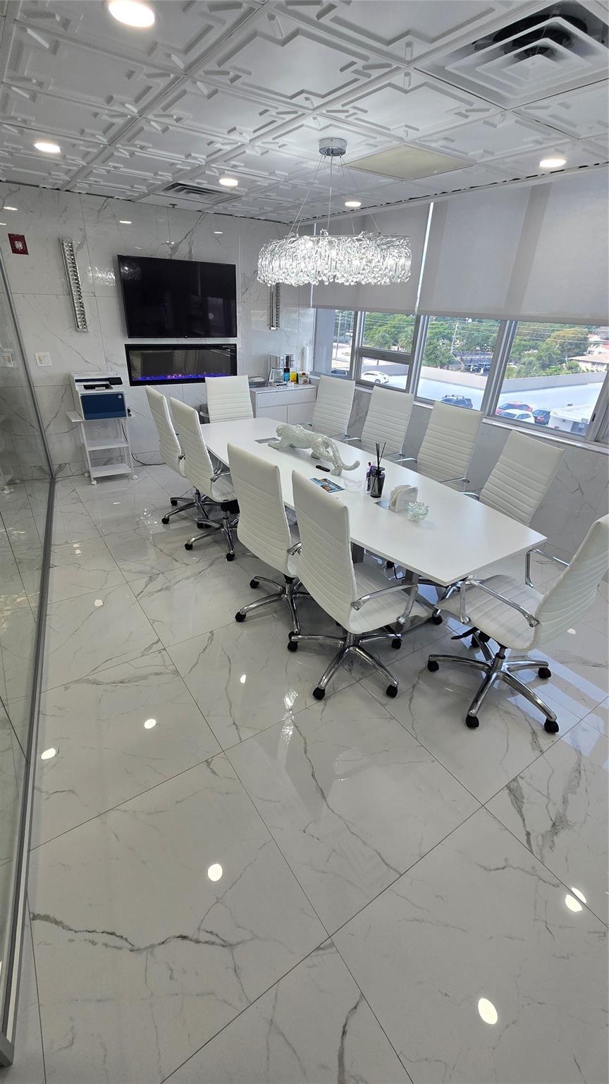 2455 E Sunrise Blvd CU-4G