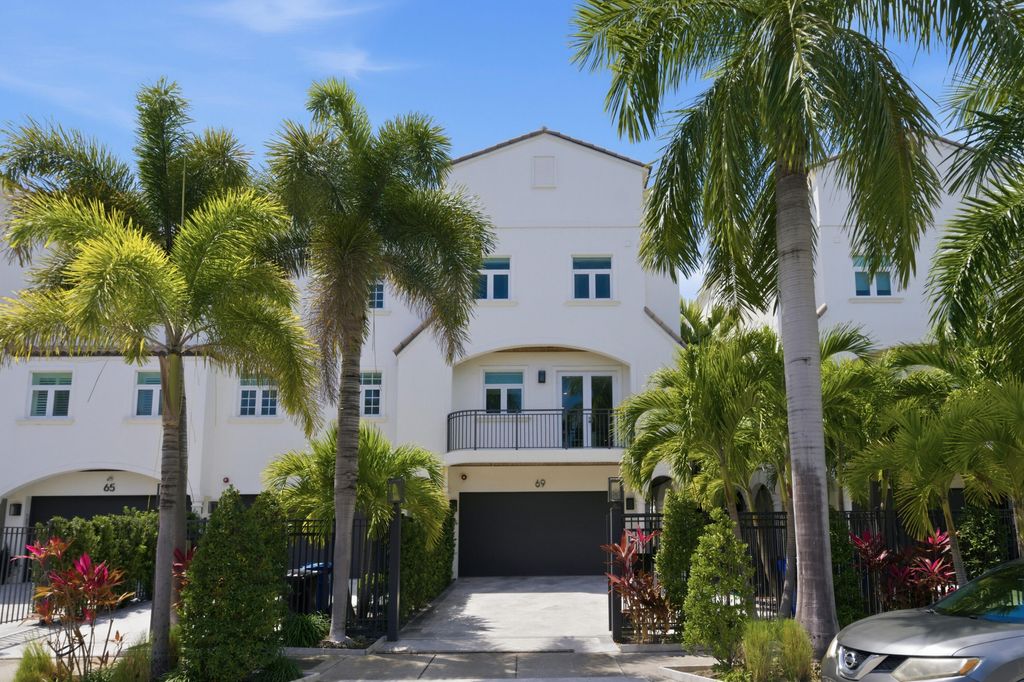 Photo of 69 Isle Of Venice Drive, Fort Lauderdale, FL 33301 (MLS # B26013255)