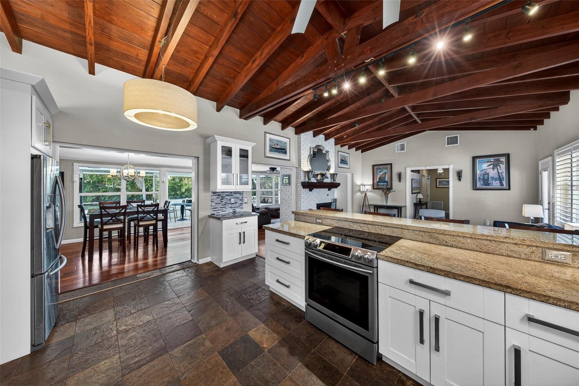 JENADA VILLAS 37-36 B - Residential