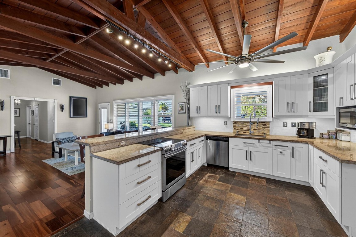 JENADA VILLAS 37-36 B - Residential