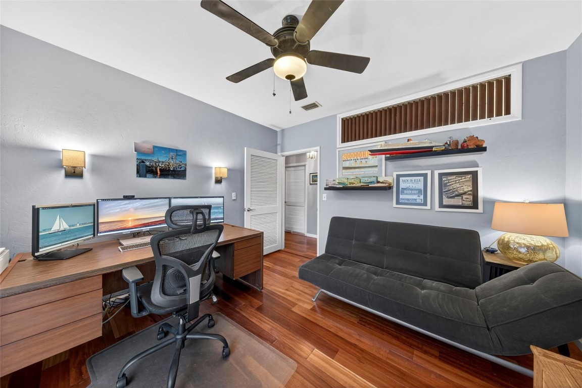 JENADA VILLAS 37-36 B - Residential