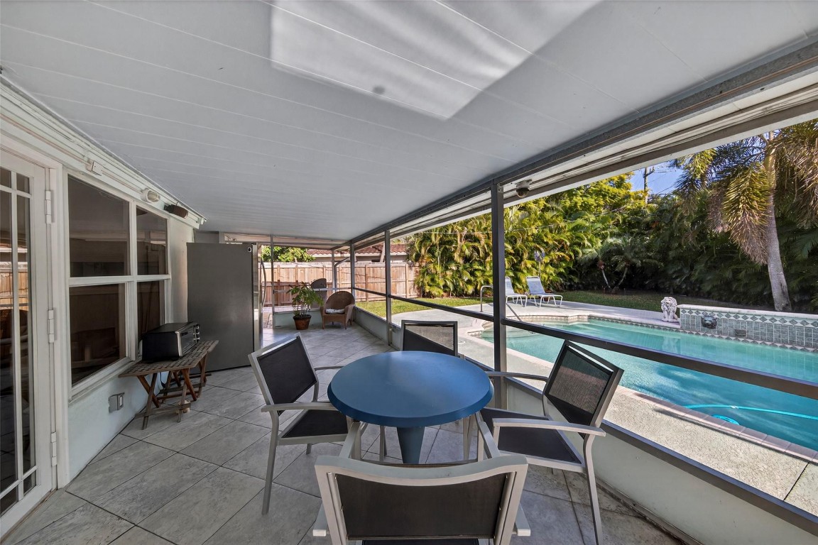 JENADA VILLAS 37-36 B - Residential